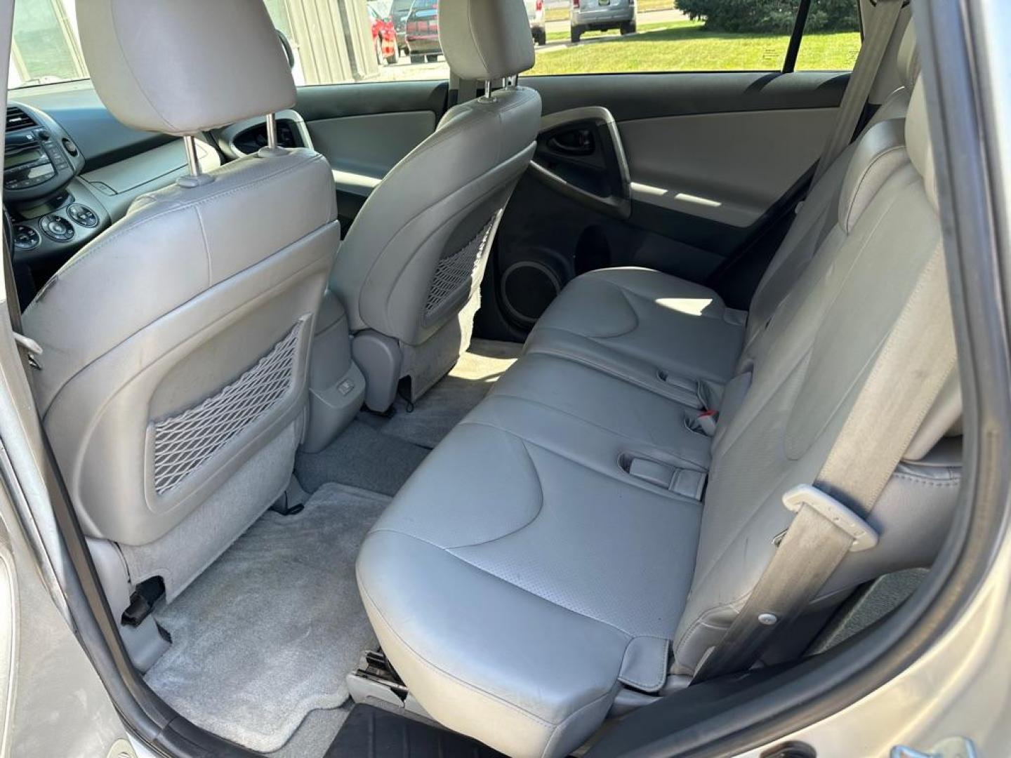 2011 TOYOTA RAV4 LIMITED (2T3DK4DV3BW) with an 3.5L engine, Automatic transmission, located at 1030 S. 22nd St., Bismarck, ND, 58504, (701) 258-0022, 46.793560, -100.758118 - Photo#6