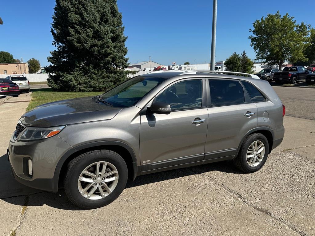 photo of 2015 KIA SORENTO LX