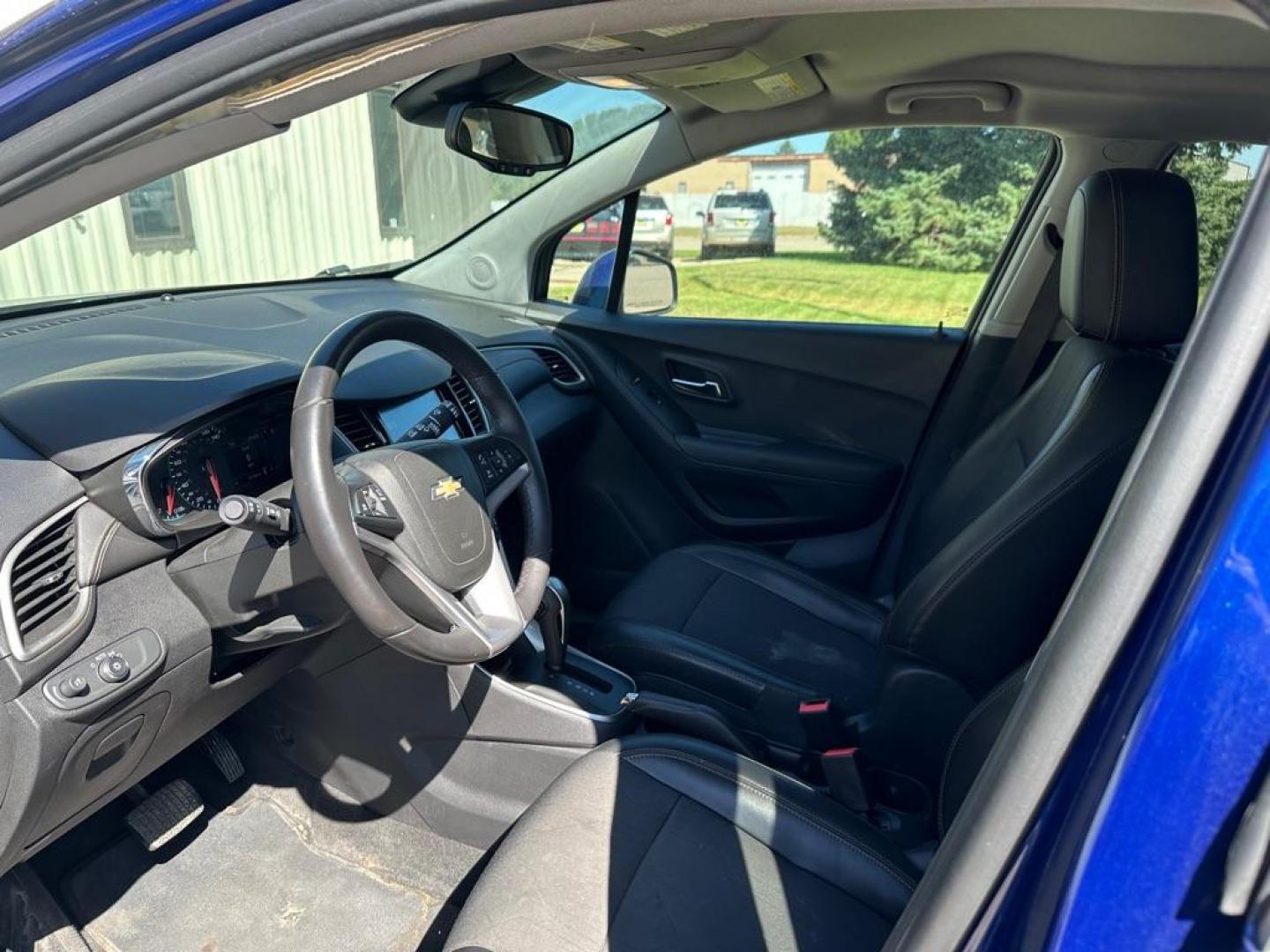 2017 CHEVROLET TRAX 1LT (3GNCJPSB1HL) with an 1.4L engine, Automatic transmission, located at 1030 S. 22nd St., Bismarck, ND, 58504, (701) 258-0022, 46.793560, -100.758118 - Photo#4