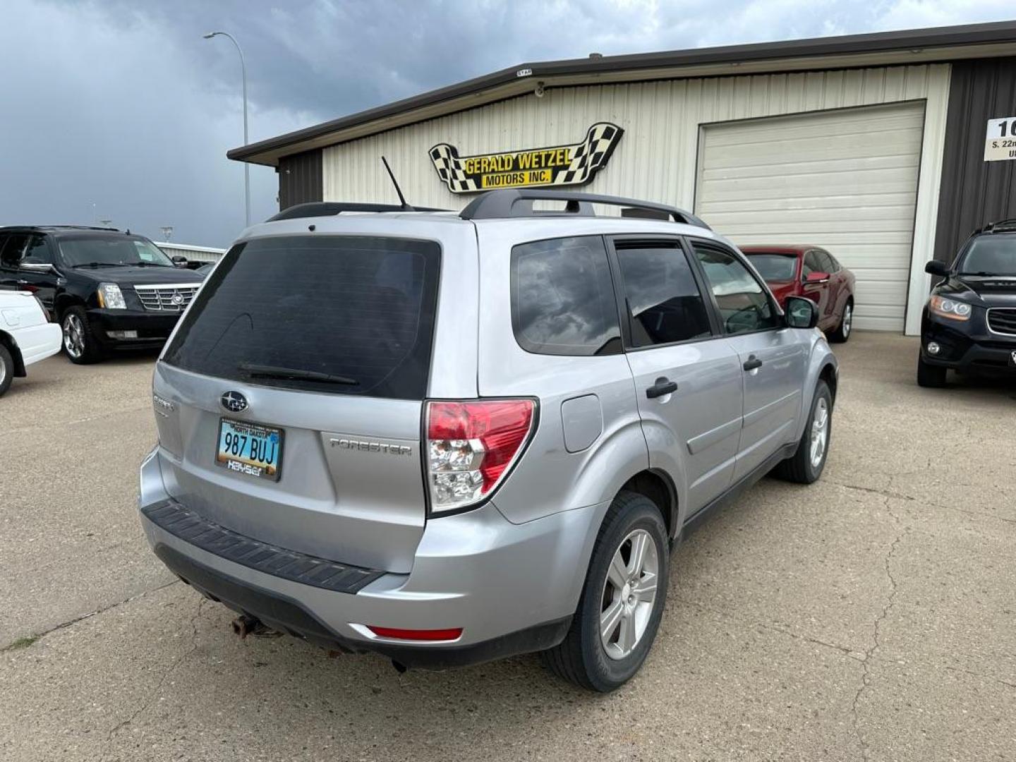 2012 GREY SUBARU FORESTER 2.5X (JF2SHBBC5CH) with an 2.5L engine, Automatic transmission, located at 1030 S. 22nd St., Bismarck, ND, 58504, (701) 258-0022, 46.793560, -100.758118 - Photo#4