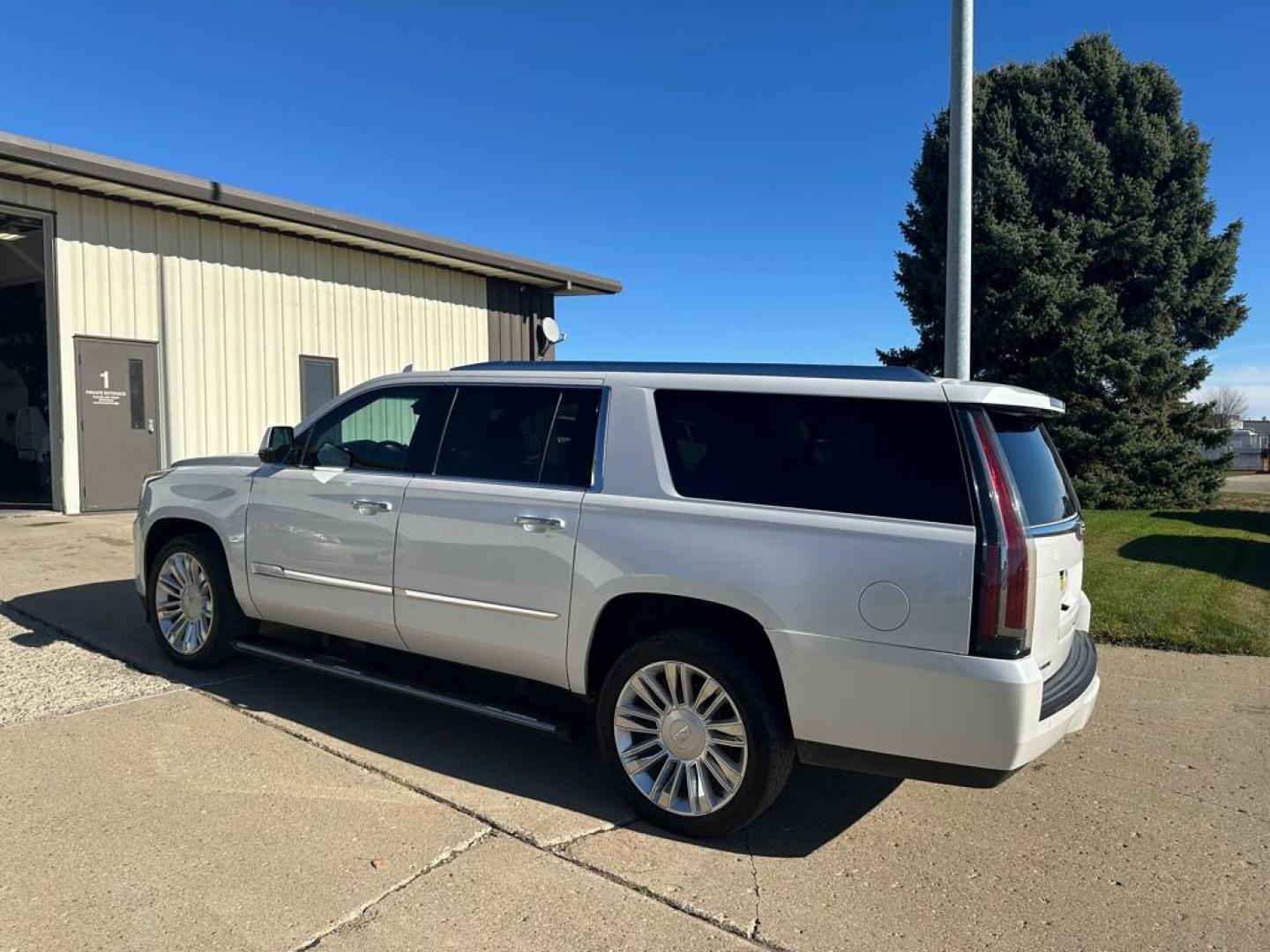 2016 CADILLAC ESCALADE ESV PLATINUM (1GYS4KKJ7GR) with an 6.2L engine, Automatic transmission, located at 1030 S. 22nd St., Bismarck, ND, 58504, (701) 258-0022, 46.793560, -100.758118 - Photo#1