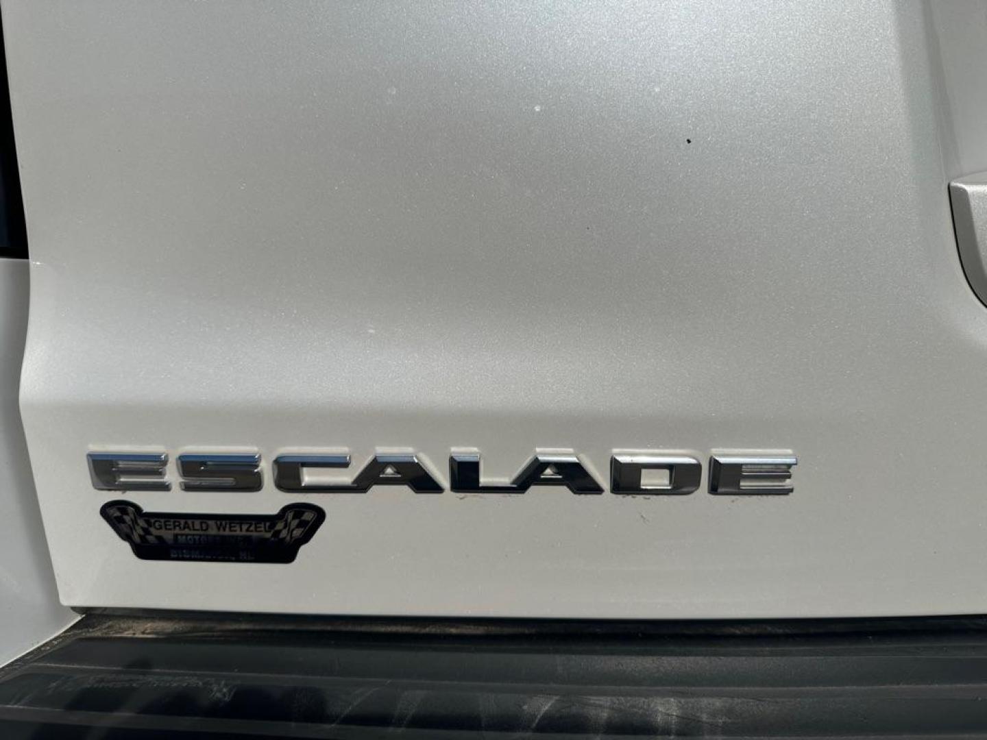 2016 CADILLAC ESCALADE ESV PLATINUM (1GYS4KKJ7GR) with an 6.2L engine, Automatic transmission, located at 1030 S. 22nd St., Bismarck, ND, 58504, (701) 258-0022, 46.793560, -100.758118 - Photo#12