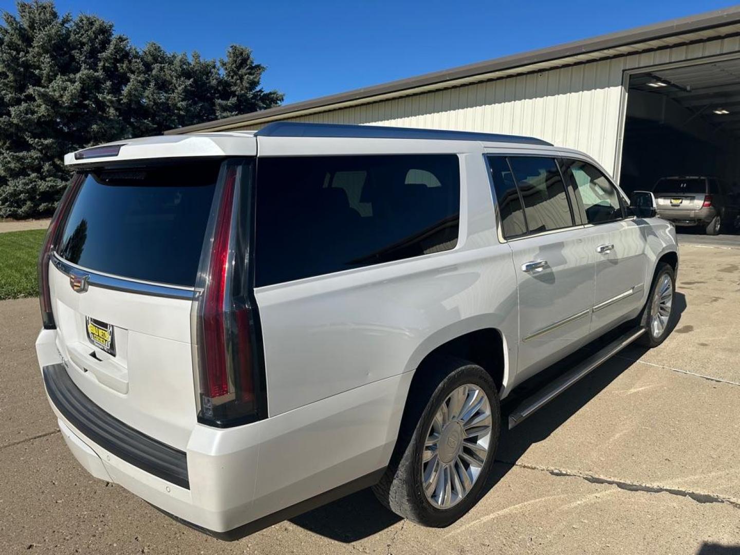2016 CADILLAC ESCALADE ESV PLATINUM (1GYS4KKJ7GR) with an 6.2L engine, Automatic transmission, located at 1030 S. 22nd St., Bismarck, ND, 58504, (701) 258-0022, 46.793560, -100.758118 - Photo#15