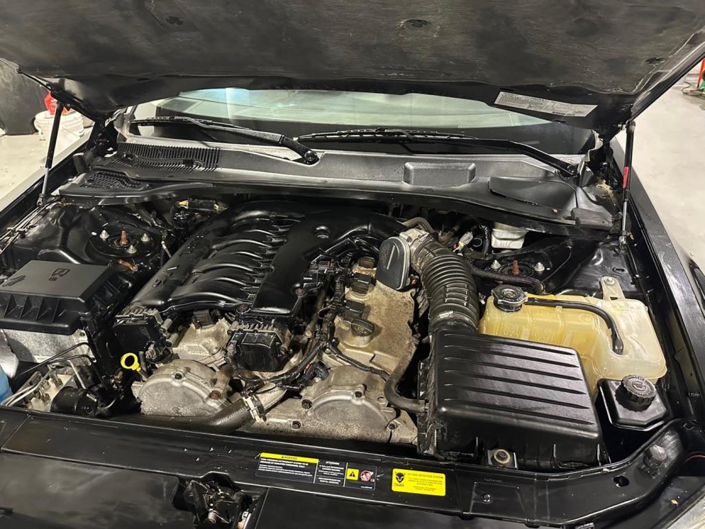 2005 DODGE MAGNUM SXT (2D4FV48V85H) with an 3.5L engine, Automatic transmission, located at 1030 S. 22nd St., Bismarck, ND, 58504, (701) 258-0022, 46.793560, -100.758118 - Photo#6