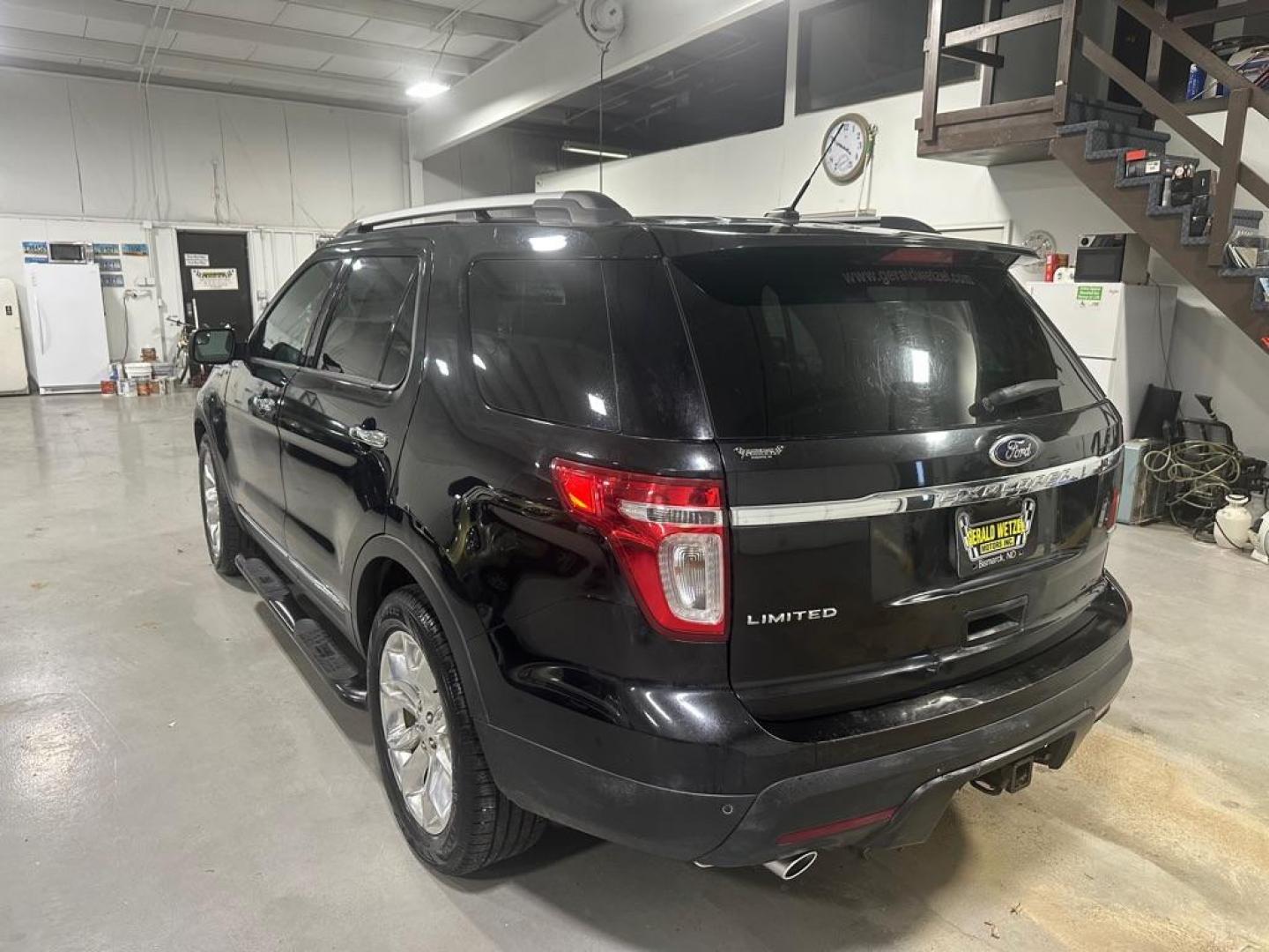 2015 BLACK FORD EXPLORER LIMITED (1FM5K8F82FG) with an 3.5L engine, Automatic transmission, located at 1030 S. 22nd St., Bismarck, ND, 58504, (701) 258-0022, 46.793560, -100.758118 - NEW TIRES - Photo#5