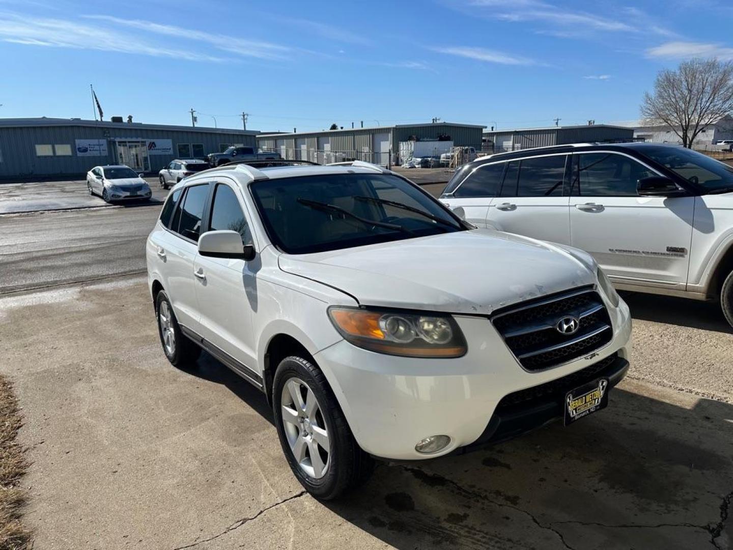 2007 HYUNDAI SANTA FE SE (5NMSH13E57H) with an 3.3L engine, Automatic transmission, located at 1030 S. 22nd St., Bismarck, ND, 58504, (701) 258-0022, 46.793560, -100.758118 - Photo#2