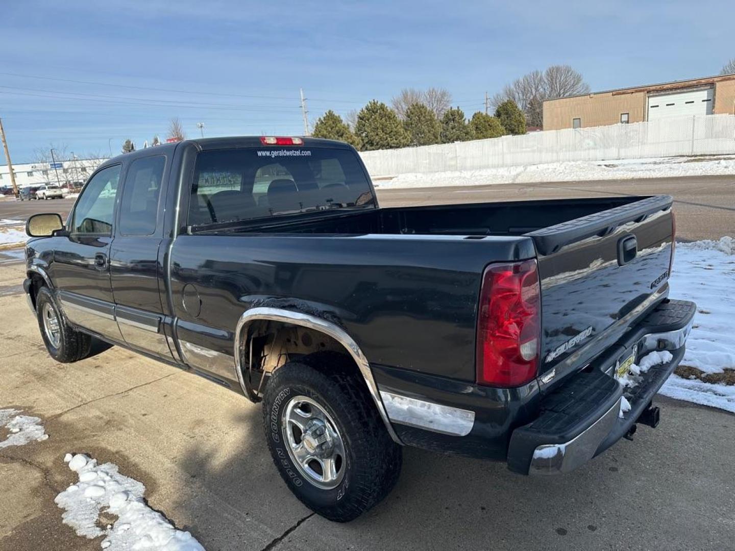 2003 CHEVROLET SILVERADO 1500 (1GCEK19T03E) with an 5.3L engine, Automatic transmission, located at 1030 S. 22nd St., Bismarck, ND, 58504, (701) 258-0022, 46.793560, -100.758118 - Photo#2