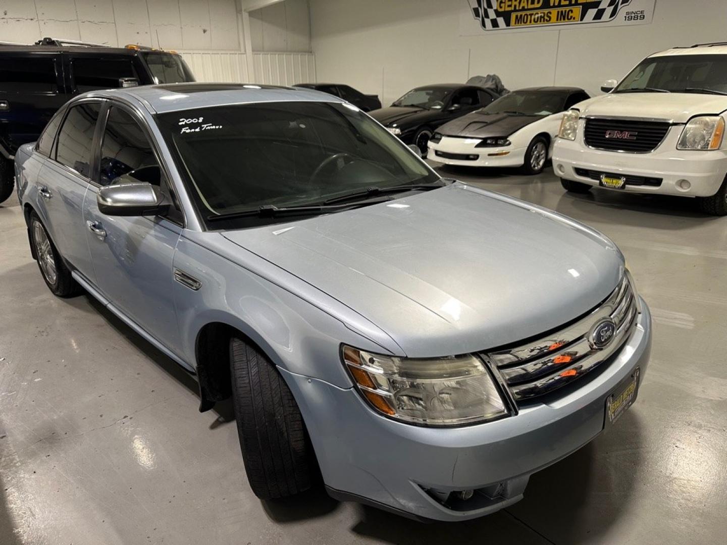 2008 FORD TAURUS LIMITED (1FAHP25W68G) with an 3.5L engine, Automatic transmission, located at 1030 S. 22nd St., Bismarck, ND, 58504, (701) 258-0022, 46.793560, -100.758118 - Nice Driving Car- Photo#1