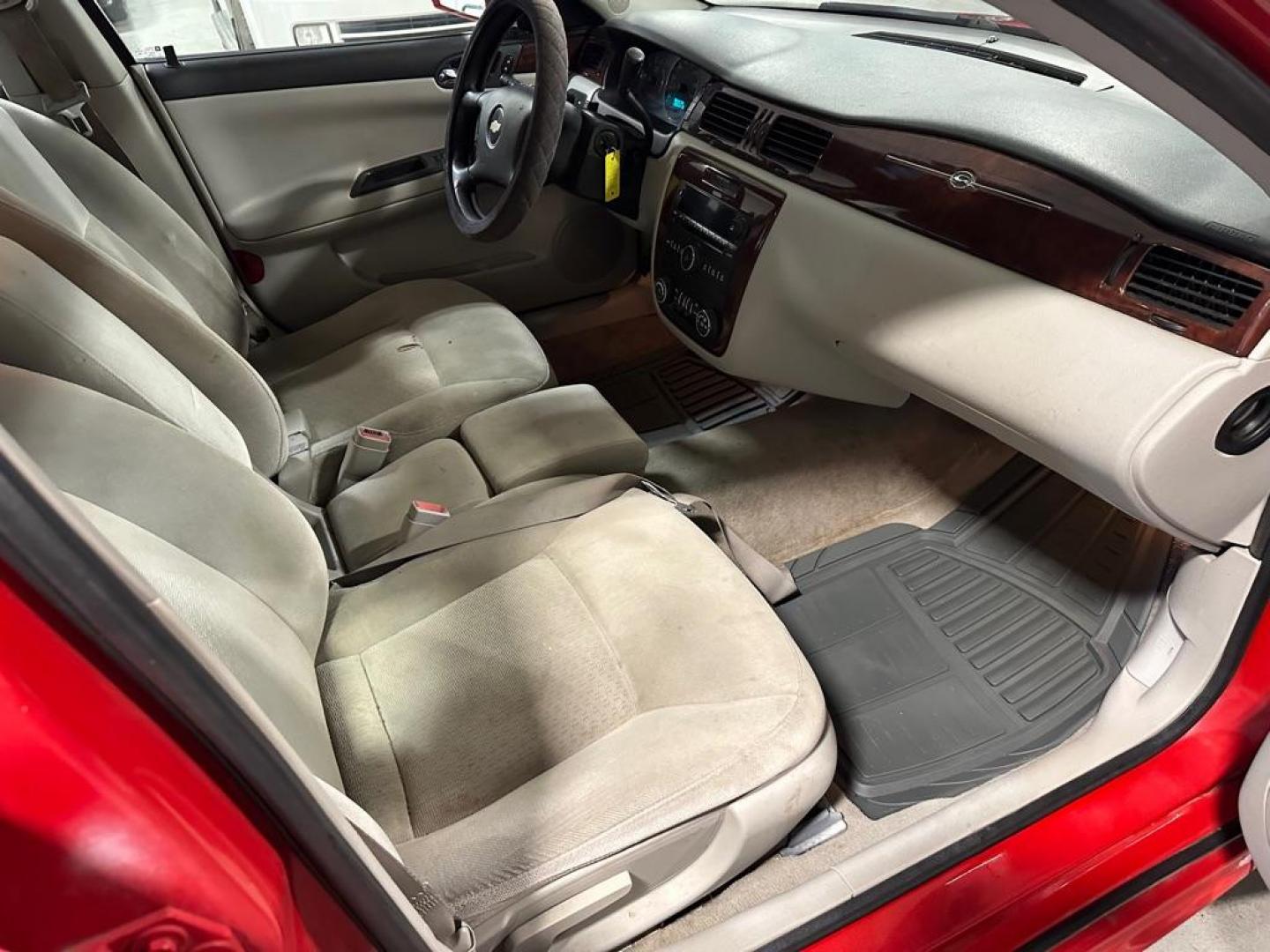 2009 CHEVROLET IMPALA 1LT (2G1WT57N891) with an 3.5L engine, Automatic transmission, located at 1030 S. 22nd St., Bismarck, ND, 58504, (701) 258-0022, 46.793560, -100.758118 - Photo#4