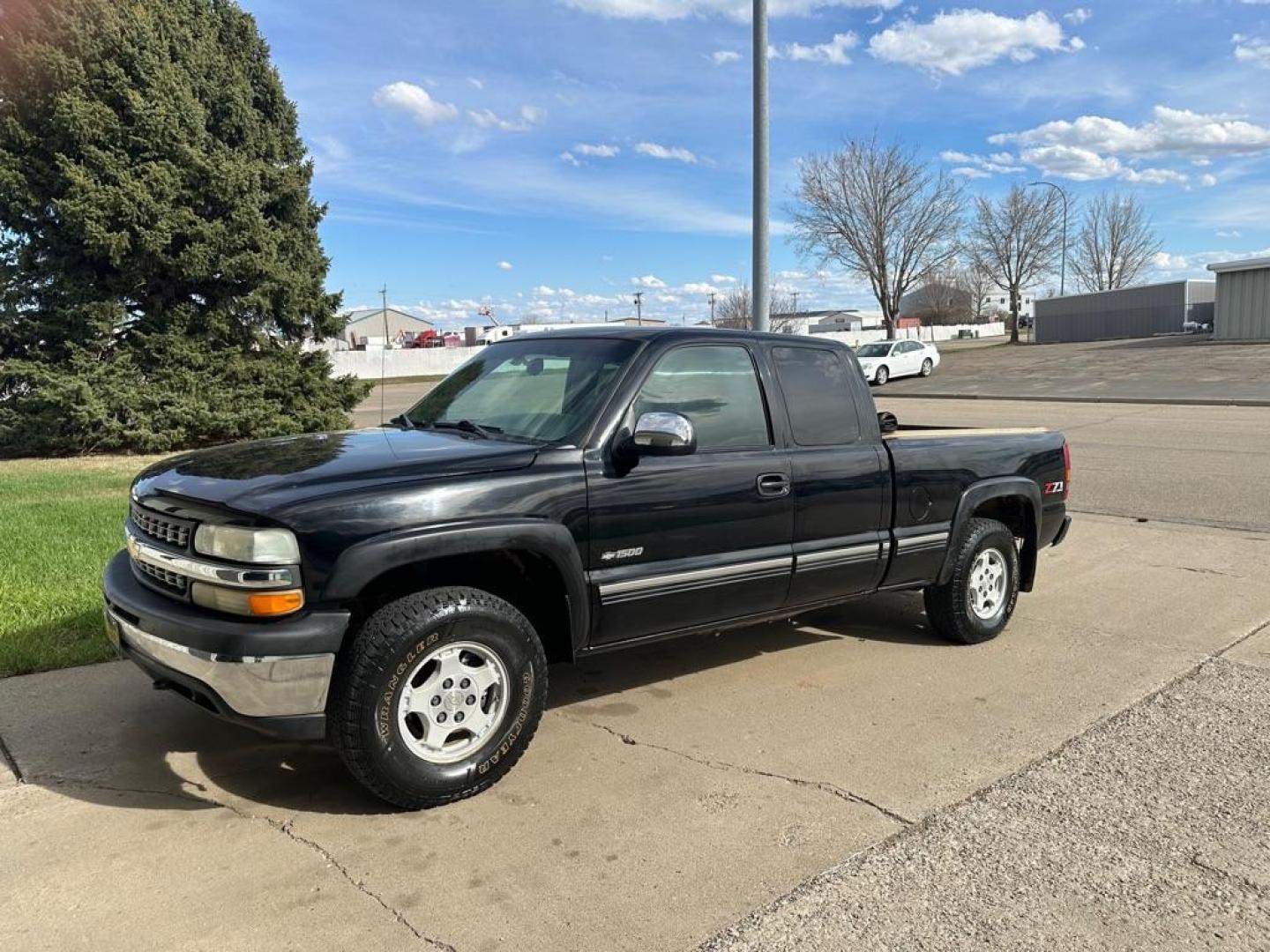 2002 CHEVROLET SILVERADO 1500 (1GCEK19T42E) with an 5.3L engine, Automatic transmission, located at 1030 S. 22nd St., Bismarck, ND, 58504, (701) 258-0022, 46.793560, -100.758118 - REBUILT TRANSMISSION - Photo#0