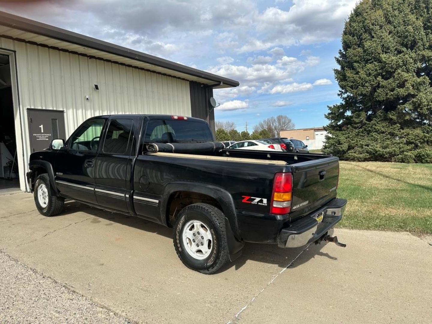 2002 CHEVROLET SILVERADO 1500 (1GCEK19T42E) with an 5.3L engine, Automatic transmission, located at 1030 S. 22nd St., Bismarck, ND, 58504, (701) 258-0022, 46.793560, -100.758118 - REBUILT TRANSMISSION - Photo#1