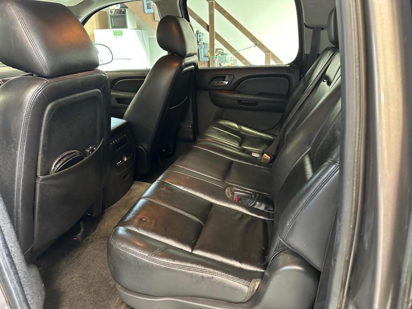 2013 GREY CHEVROLET SUBURBAN 1500 LT (1GNSKJE73DR) with an 5.3L engine, Automatic transmission, located at 1030 S. 22nd St., Bismarck, ND, 58504, (701) 258-0022, 46.793560, -100.758118 - Photo#4