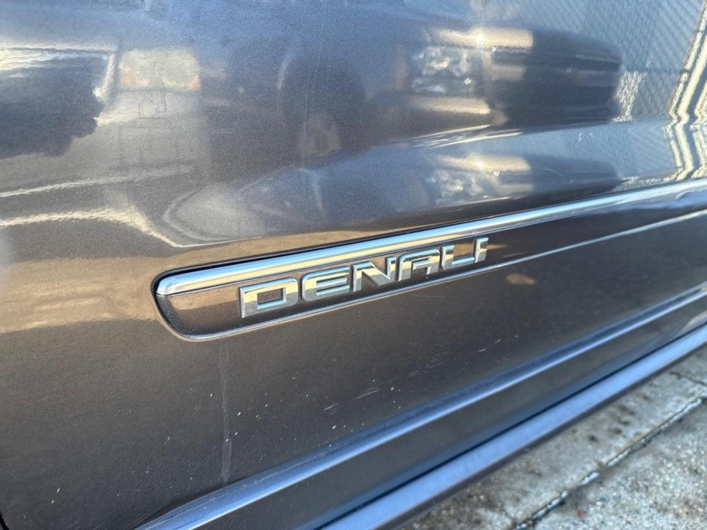 2014 20 GMC ACADIA DENALI (1GKKVTKD6EJ) with an 3.6L engine, Automatic transmission, located at 1030 S. 22nd St., Bismarck, ND, 58504, (701) 258-0022, 46.793560, -100.758118 - Photo#2