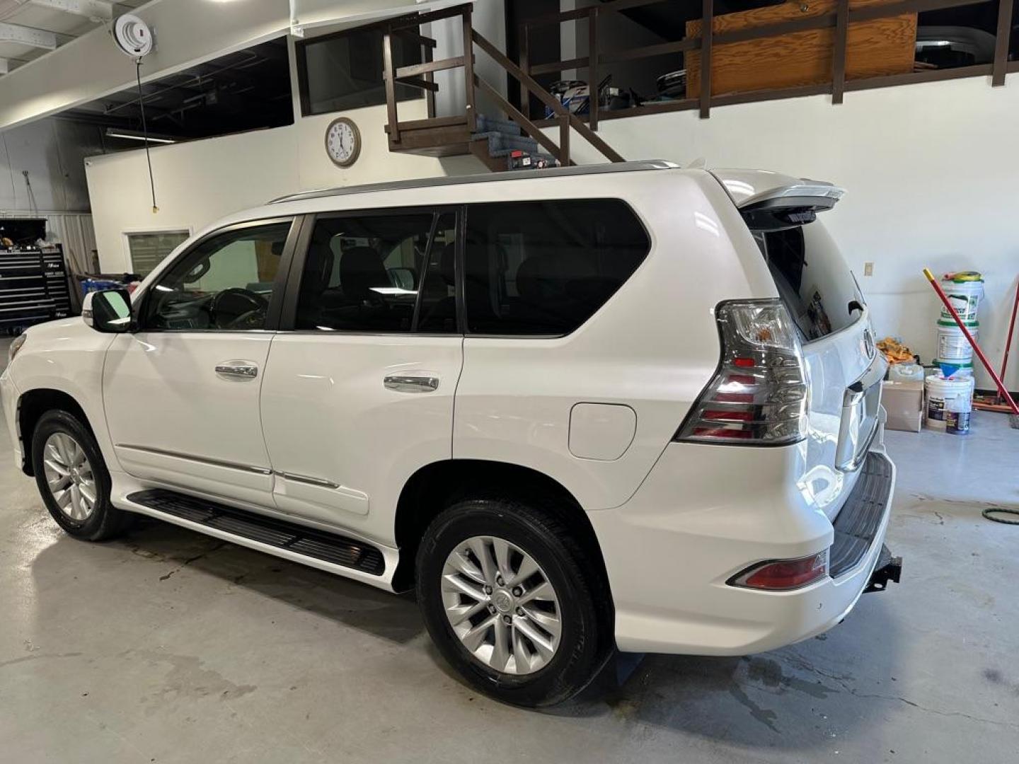 2014 LEXUS GX 460 (JTJBM7FX0E5) with an 4.6L engine, Automatic transmission, located at 1030 S. 22nd St., Bismarck, ND, 58504, (701) 258-0022, 46.793560, -100.758118 - Photo#1