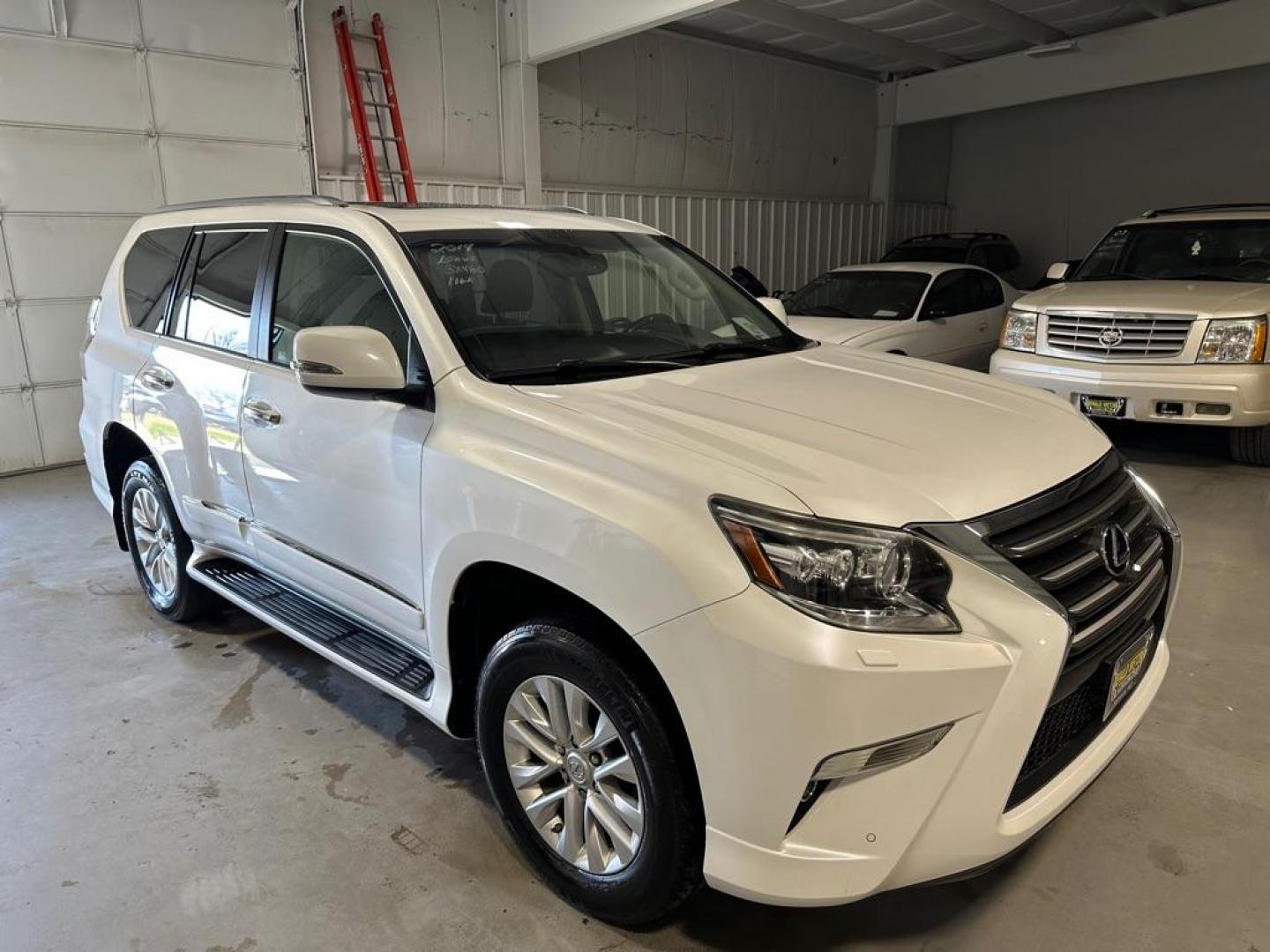 2014 LEXUS GX 460 (JTJBM7FX0E5) with an 4.6L engine, Automatic transmission, located at 1030 S. 22nd St., Bismarck, ND, 58504, (701) 258-0022, 46.793560, -100.758118 - Photo#3