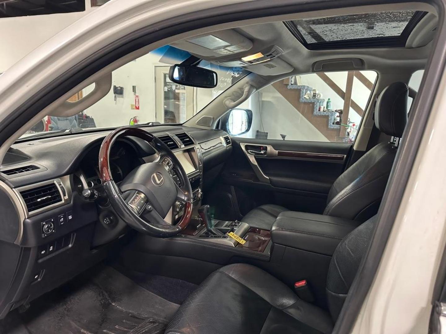 2014 LEXUS GX 460 (JTJBM7FX0E5) with an 4.6L engine, Automatic transmission, located at 1030 S. 22nd St., Bismarck, ND, 58504, (701) 258-0022, 46.793560, -100.758118 - Photo#6