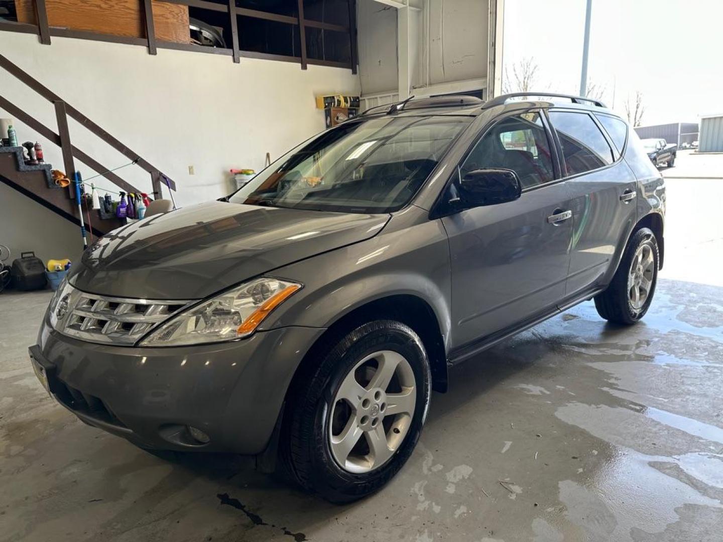 2005 NISSAN MURANO SL (JN8AZ08W55W) with an 3.5L engine, Continuously Variable transmission, located at 1030 S. 22nd St., Bismarck, ND, 58504, (701) 258-0022, 46.793560, -100.758118 - Photo#0