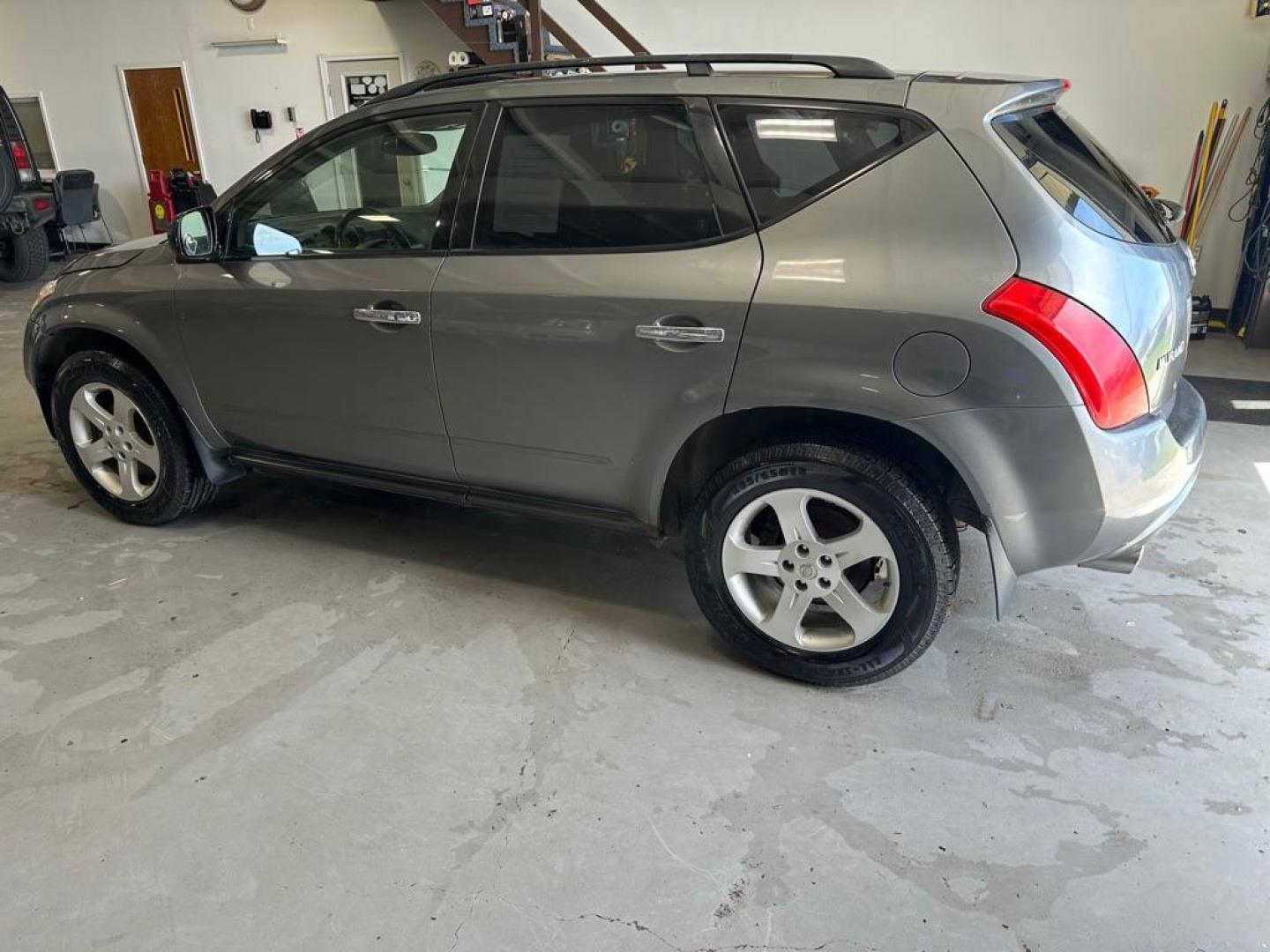 2005 NISSAN MURANO SL (JN8AZ08W55W) with an 3.5L engine, Continuously Variable transmission, located at 1030 S. 22nd St., Bismarck, ND, 58504, (701) 258-0022, 46.793560, -100.758118 - Photo#1
