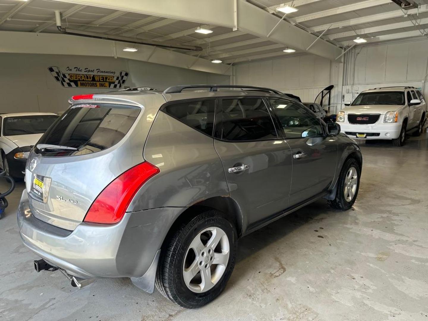 2005 NISSAN MURANO SL (JN8AZ08W55W) with an 3.5L engine, Continuously Variable transmission, located at 1030 S. 22nd St., Bismarck, ND, 58504, (701) 258-0022, 46.793560, -100.758118 - Photo#3