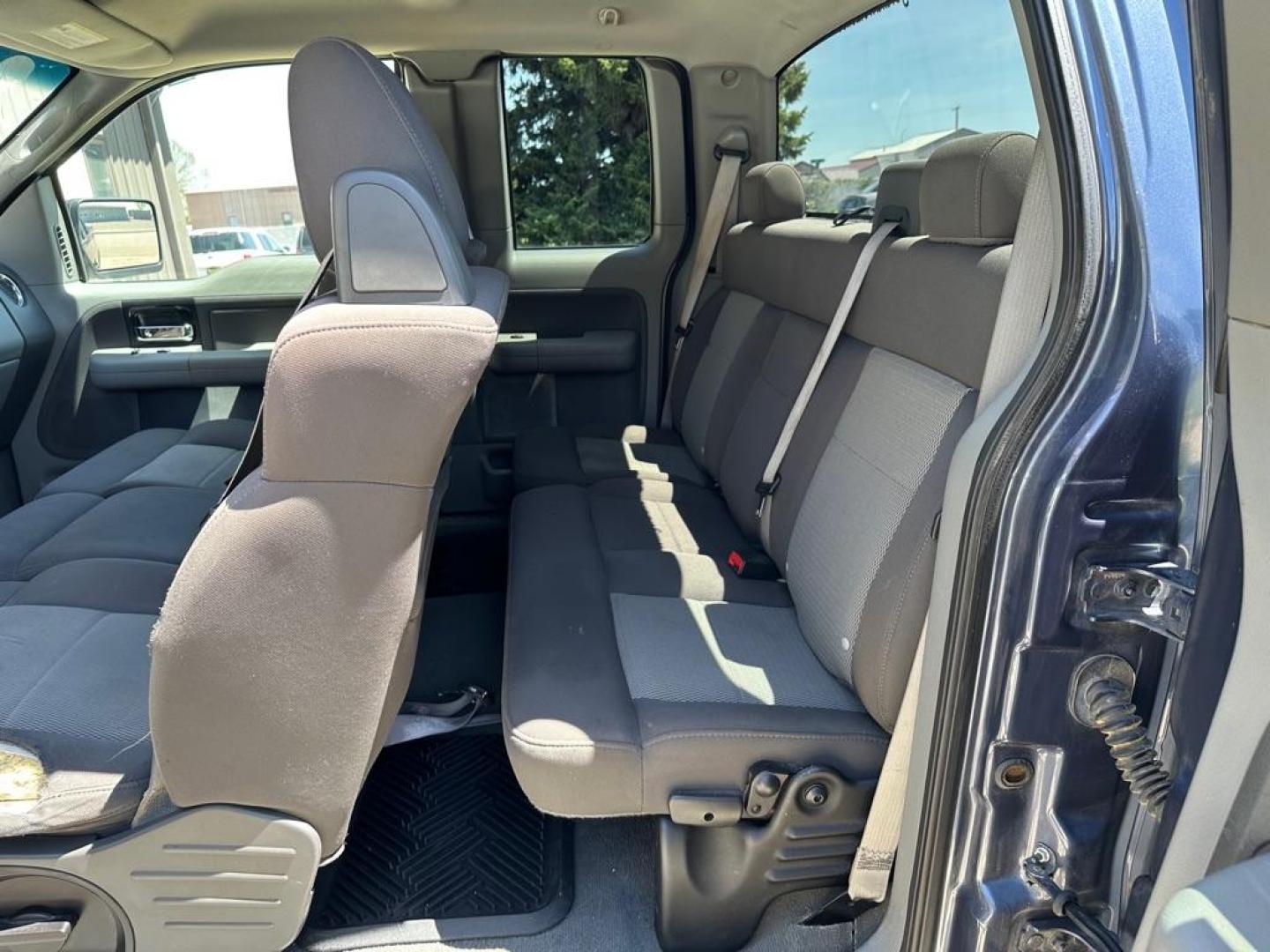 2006 FORD F150 (1FTPX14V96N) with an 5.4L engine, Automatic transmission, located at 1030 S. 22nd St., Bismarck, ND, 58504, (701) 258-0022, 46.793560, -100.758118 - Photo#5