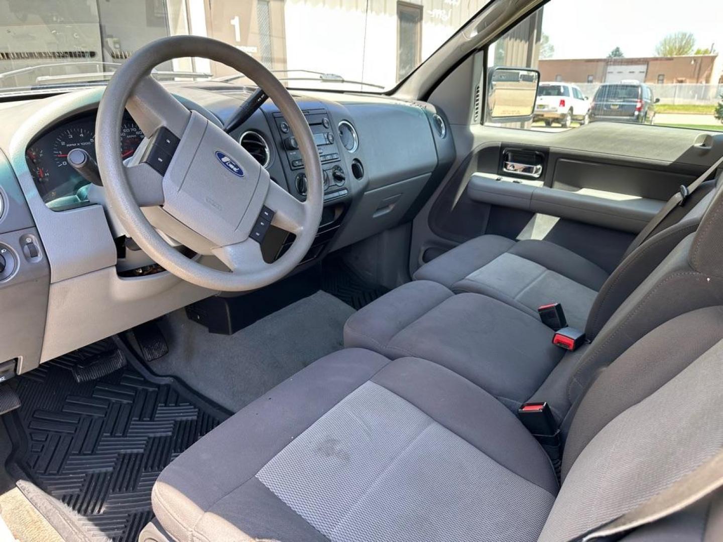 2006 FORD F150 (1FTPX14V96N) with an 5.4L engine, Automatic transmission, located at 1030 S. 22nd St., Bismarck, ND, 58504, (701) 258-0022, 46.793560, -100.758118 - Photo#6
