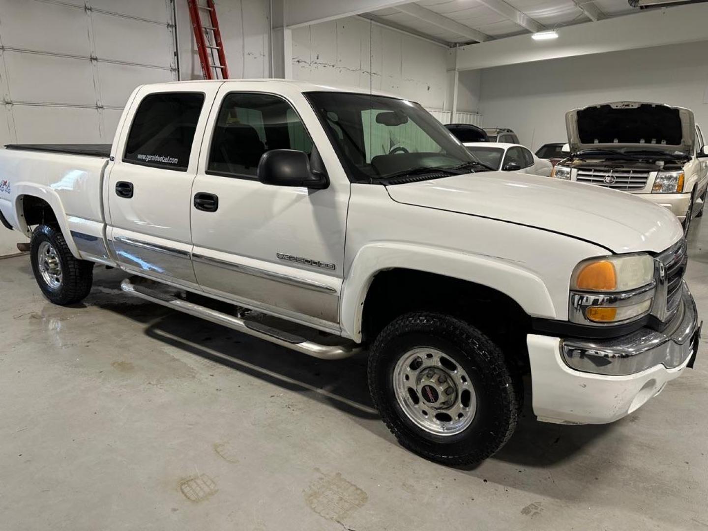 2003 GMC SIERRA 2500 HEAVY DUTY (1GTHK23U73F) with an 6.0L engine, Automatic transmission, located at 1030 S. 22nd St., Bismarck, ND, 58504, (701) 258-0022, 46.793560, -100.758118 - 6.0 LITER 2500 SERIES - Photo#2