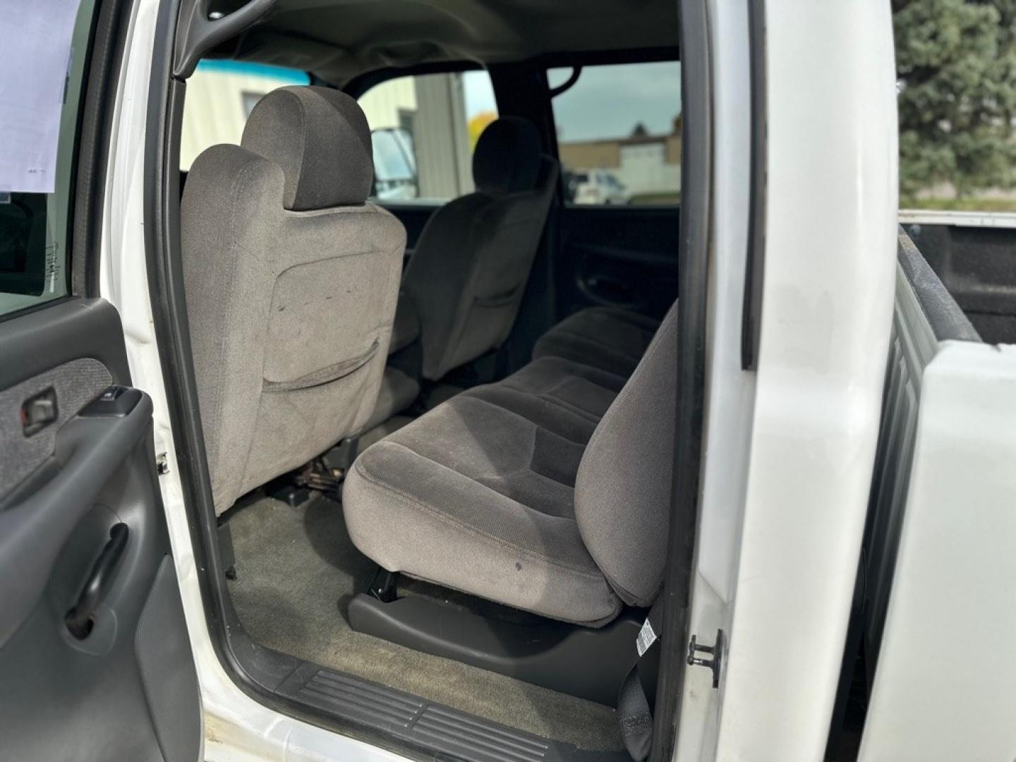 2003 WHITE GMC SIERRA 2500 HEAVY DUTY (1GTHK23U73F) with an 6.0L engine, Automatic transmission, located at 1030 S. 22nd St., Bismarck, ND, 58504, (701) 258-0022, 46.793560, -100.758118 - NEW TIRES, 6,O LITER- Photo#11