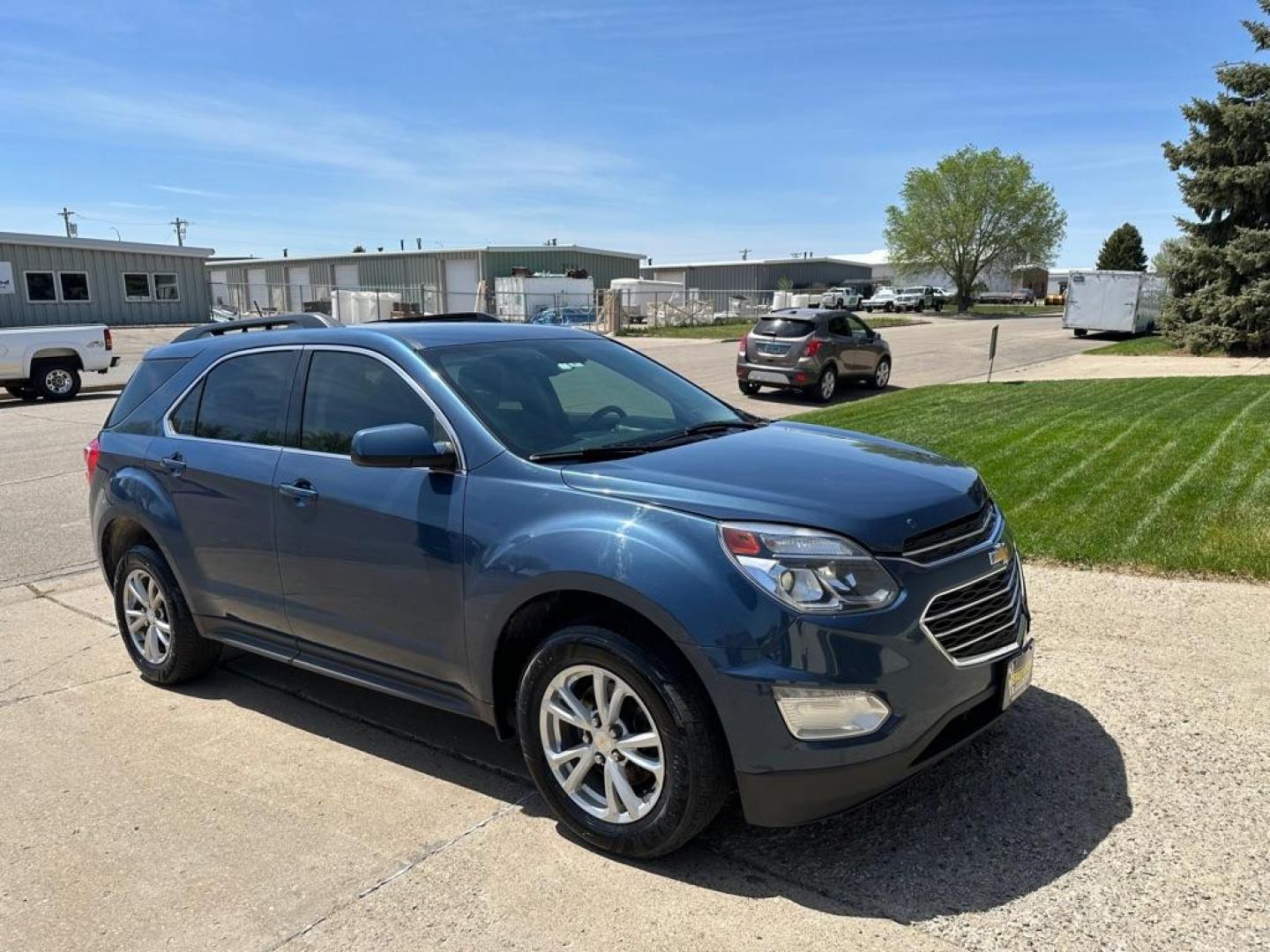 2016 CHEVROLET EQUINOX LT (2GNFLFEK4G6) with an 2.4L engine, Automatic transmission, located at 1030 S. 22nd St., Bismarck, ND, 58504, (701) 258-0022, 46.793560, -100.758118 - Photo#2