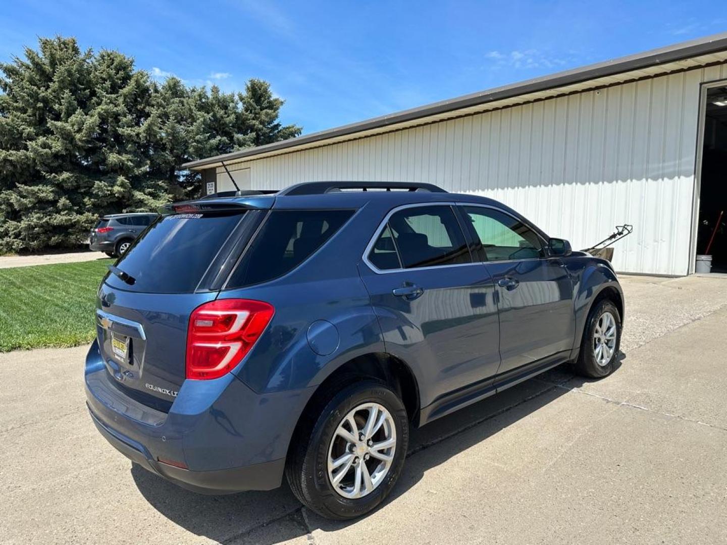 2016 CHEVROLET EQUINOX LT (2GNFLFEK4G6) with an 2.4L engine, Automatic transmission, located at 1030 S. 22nd St., Bismarck, ND, 58504, (701) 258-0022, 46.793560, -100.758118 - Photo#3
