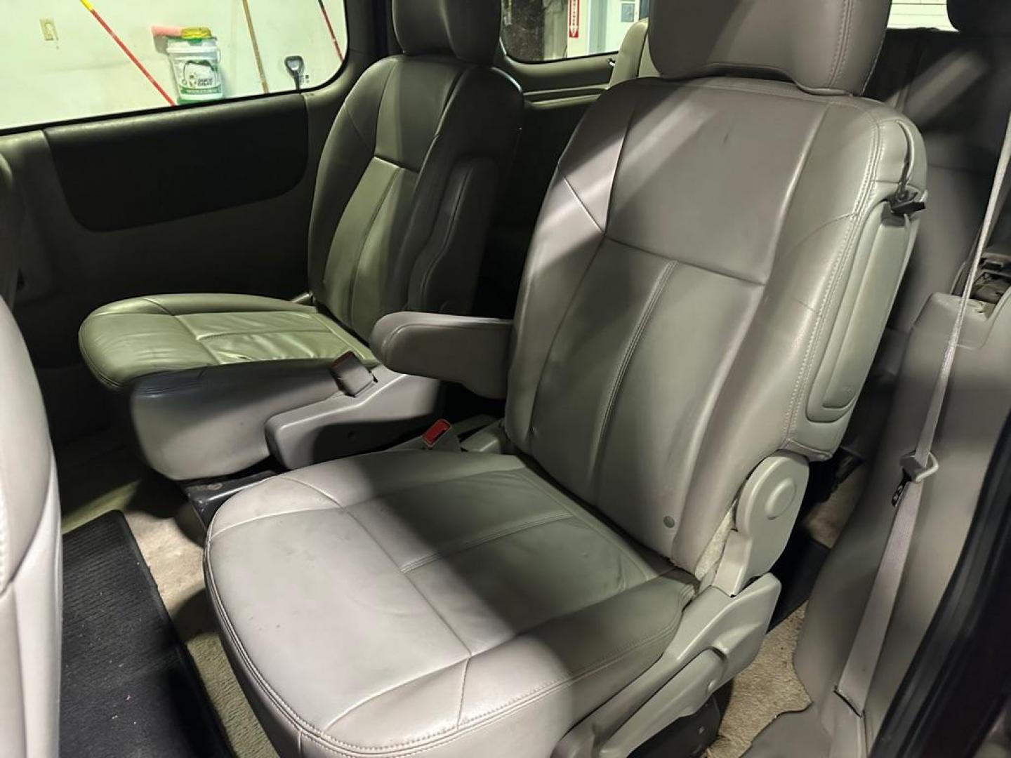 2006 PONTIAC MONTANA SV6 (1GMDV33L76D) with an 3.5L engine, Automatic transmission, located at 1030 S. 22nd St., Bismarck, ND, 58504, (701) 258-0022, 46.793560, -100.758118 - Photo#12