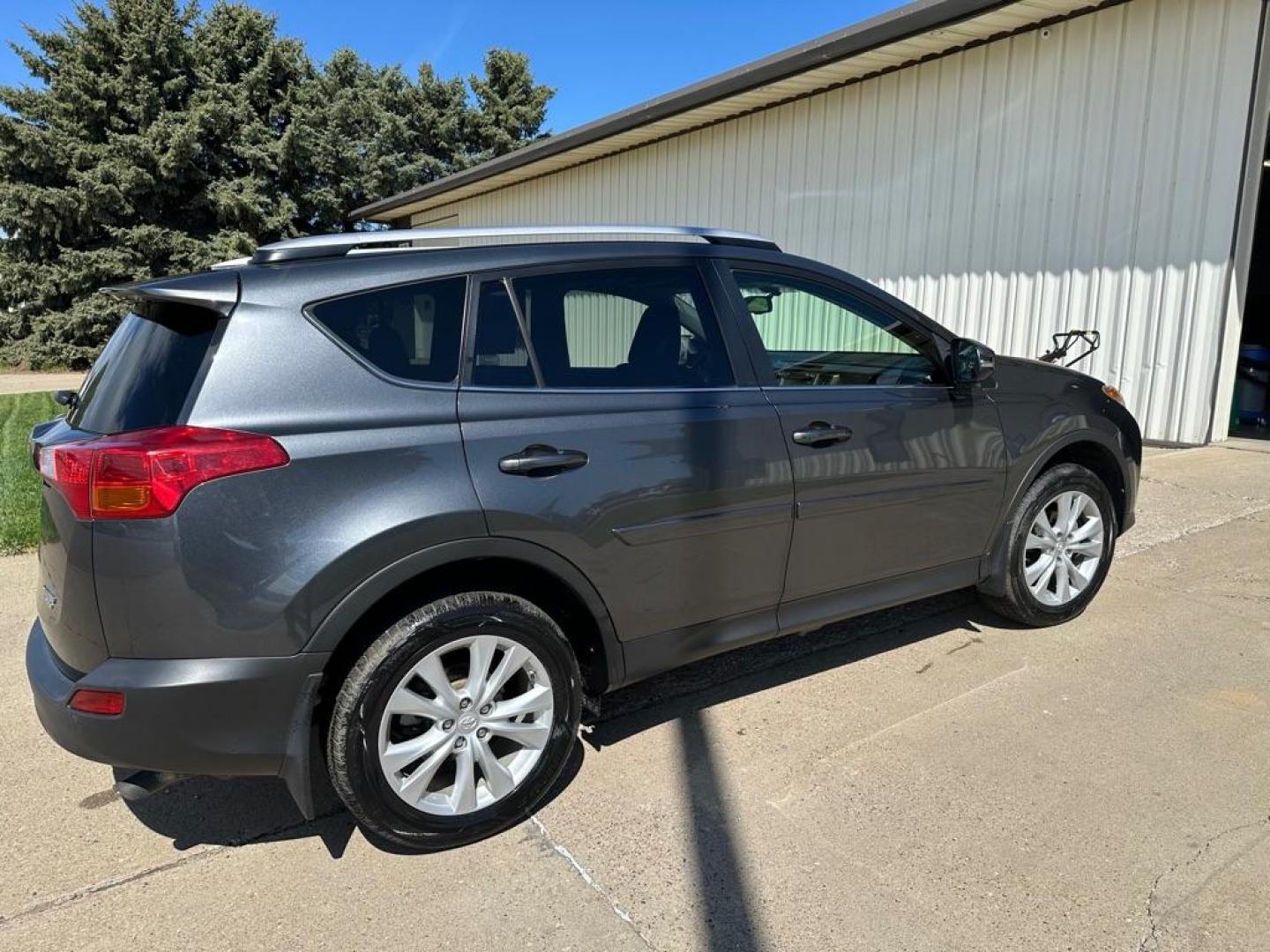 2014 TOYOTA RAV4 LIMITED (JTMDFREV1ED) with an 2.5L engine, Automatic transmission, located at 1030 S. 22nd St., Bismarck, ND, 58504, (701) 258-0022, 46.793560, -100.758118 - Photo#2
