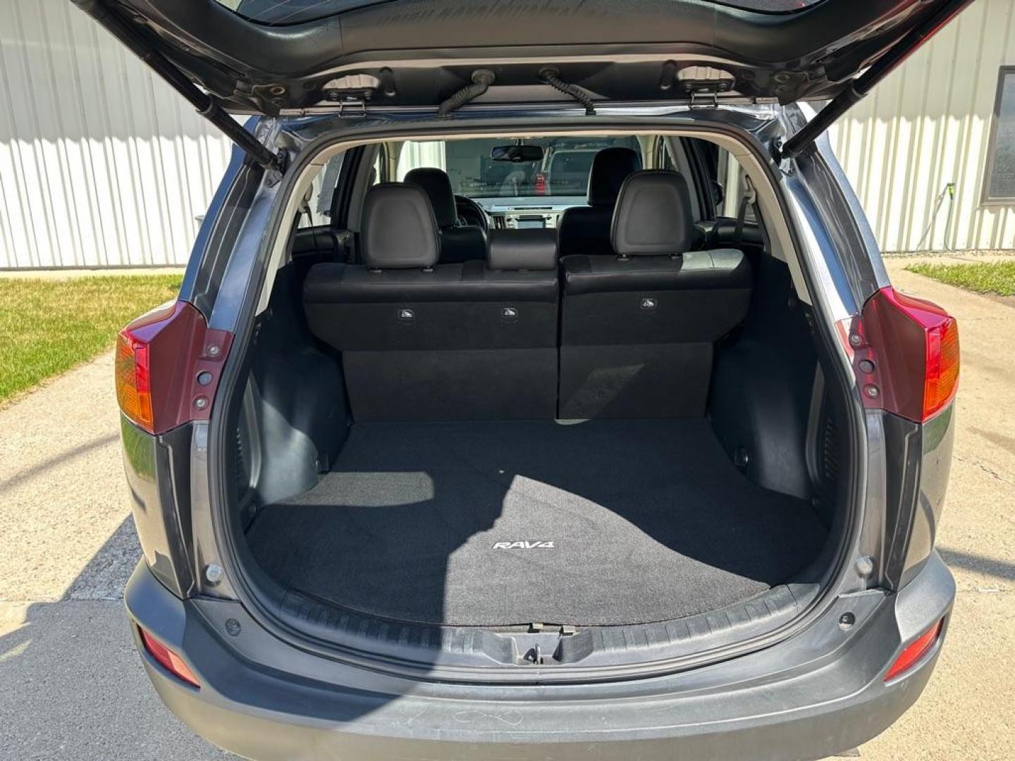 2014 TOYOTA RAV4 LIMITED (JTMDFREV1ED) with an 2.5L engine, Automatic transmission, located at 1030 S. 22nd St., Bismarck, ND, 58504, (701) 258-0022, 46.793560, -100.758118 - Photo#4