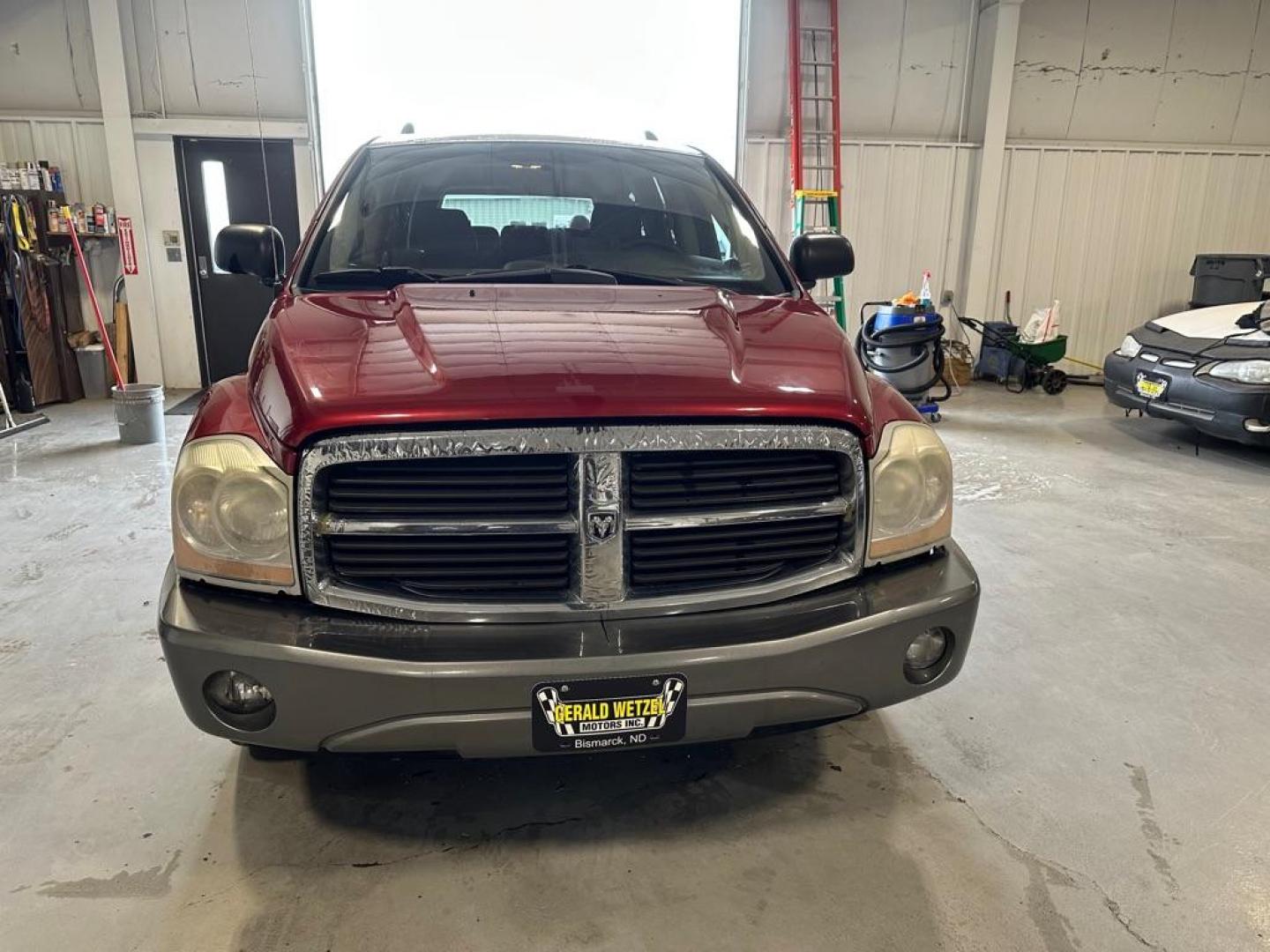2006 DODGE DURANGO SLT (1D4HB48226F) with an 5.7L engine, Automatic transmission, located at 1030 S. 22nd St., Bismarck, ND, 58504, (701) 258-0022, 46.793560, -100.758118- Photo#2
