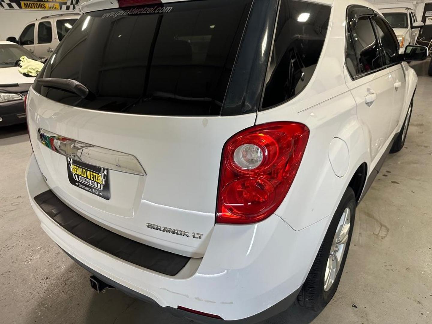 2010 CHEVROLET EQUINOX LT (2CNALPEW8A6) with an 2.4L engine, Automatic transmission, located at 1030 S. 22nd St., Bismarck, ND, 58504, (701) 258-0022, 46.793560, -100.758118 - Photo#3