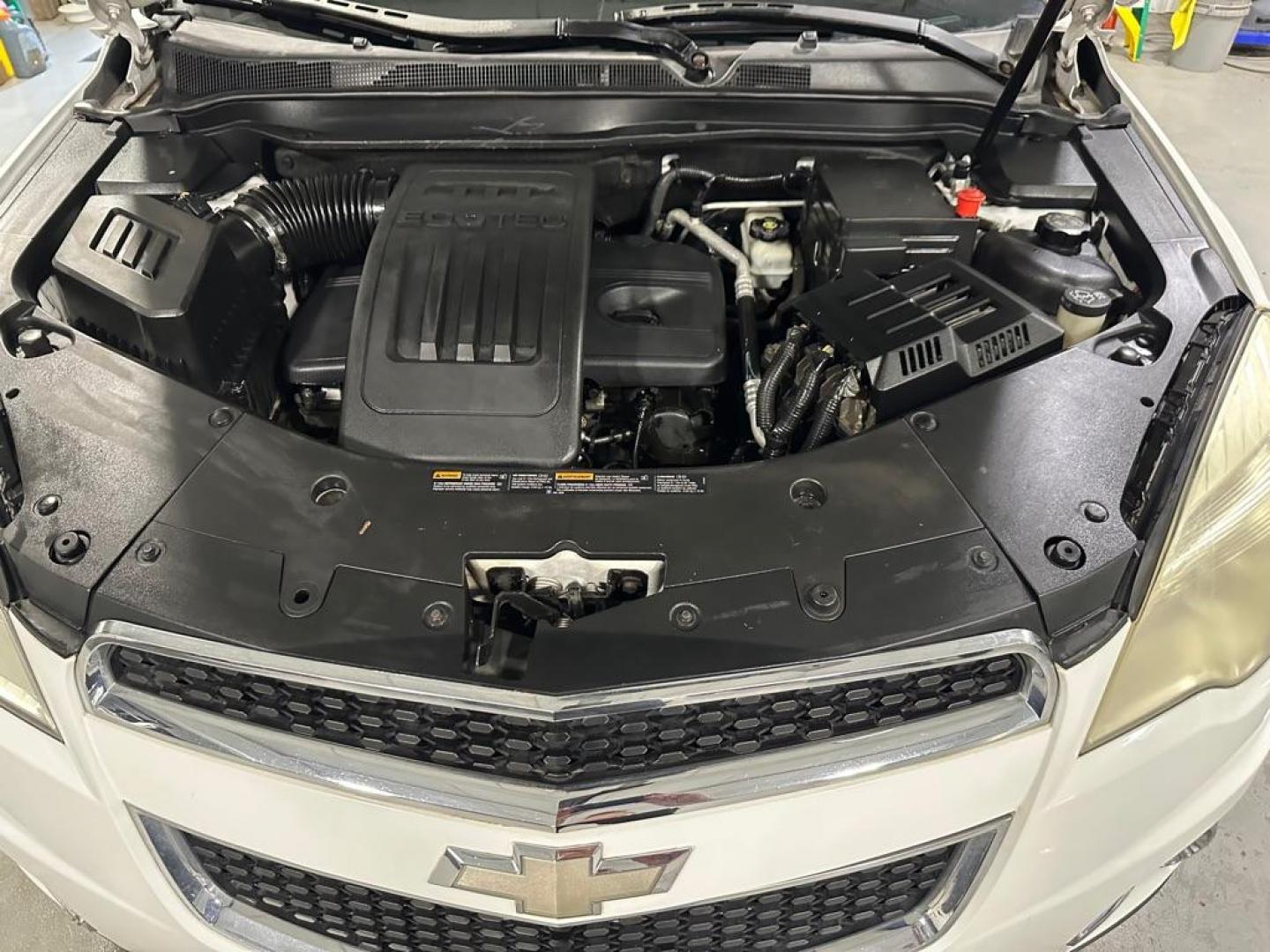 2010 CHEVROLET EQUINOX LT (2CNALPEW8A6) with an 2.4L engine, Automatic transmission, located at 1030 S. 22nd St., Bismarck, ND, 58504, (701) 258-0022, 46.793560, -100.758118 - Photo#6