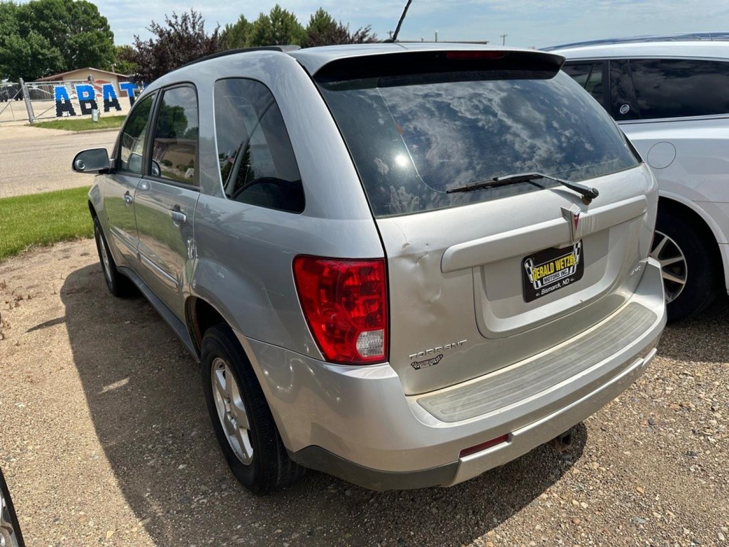 2008 GREY PONTIAC TORRENT (2CKDL43F186) with an 3.4L engine, Automatic transmission, located at 1030 S. 22nd St., Bismarck, ND, 58504, (701) 258-0022, 46.793560, -100.758118 - 3400 V6 AWD- Photo#1