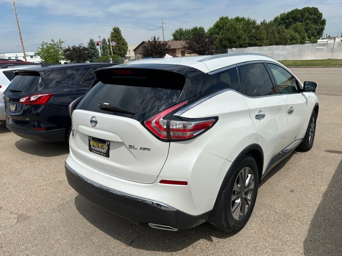 2015 NISSAN MURANO S (5N1AZ2MH2FN) with an 3.5L engine, Continuously Variable transmission, located at 1030 S. 22nd St., Bismarck, ND, 58504, (701) 258-0022, 46.793560, -100.758118- Photo#3