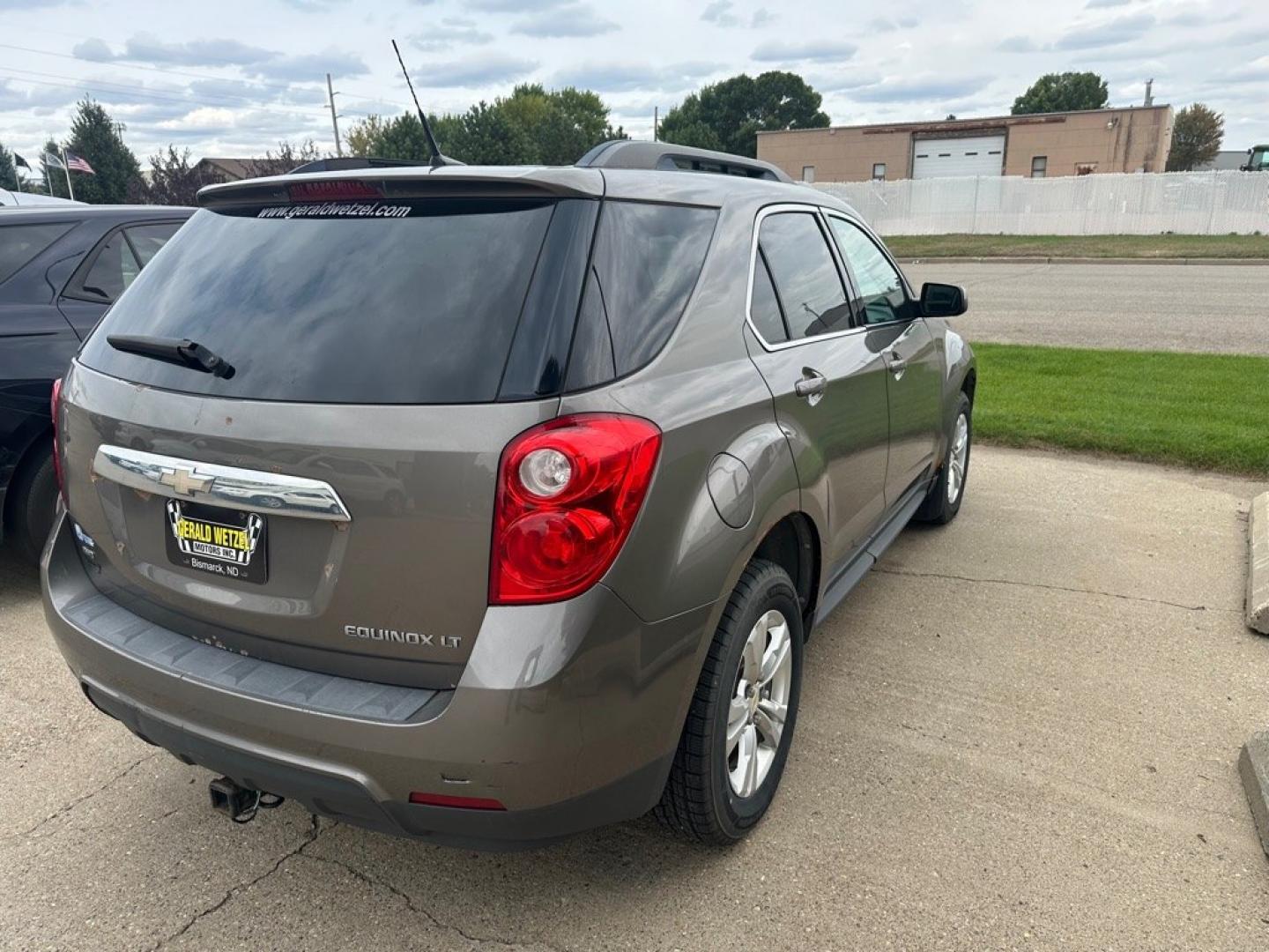 2011 CHEVROLET EQUINOX LT (2CNFLEEC6B6) with an 2.4L engine, Automatic transmission, located at 1030 S. 22nd St., Bismarck, ND, 58504, (701) 258-0022, 46.793560, -100.758118- Photo#3