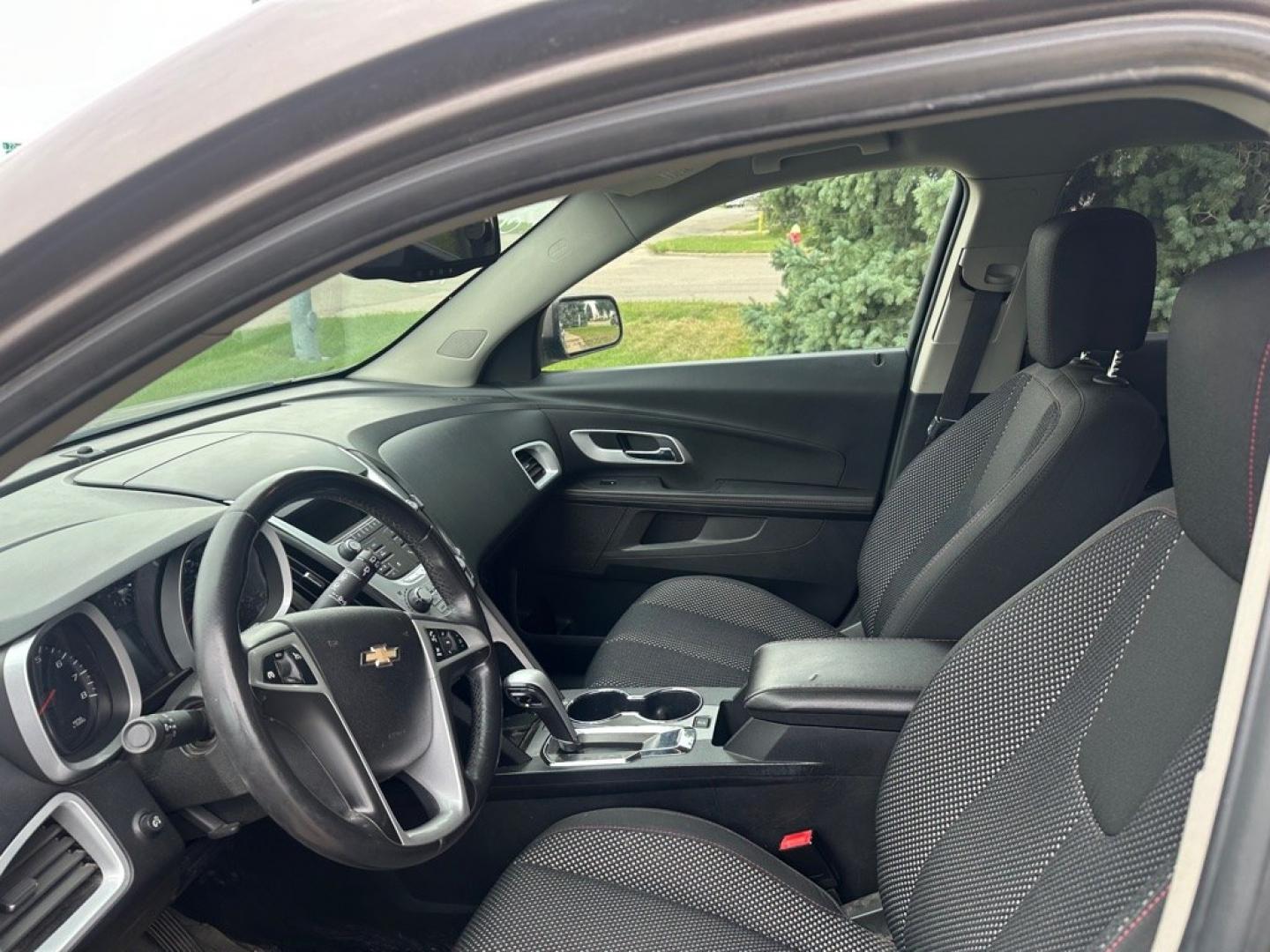 2011 CHEVROLET EQUINOX LT (2CNFLEEC6B6) with an 2.4L engine, Automatic transmission, located at 1030 S. 22nd St., Bismarck, ND, 58504, (701) 258-0022, 46.793560, -100.758118- Photo#4